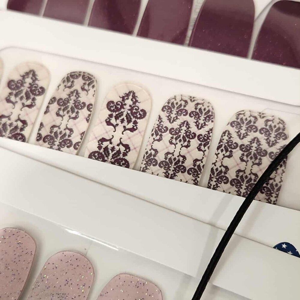 Color Street Purple Press On Nail Design - Picture 2 of 5